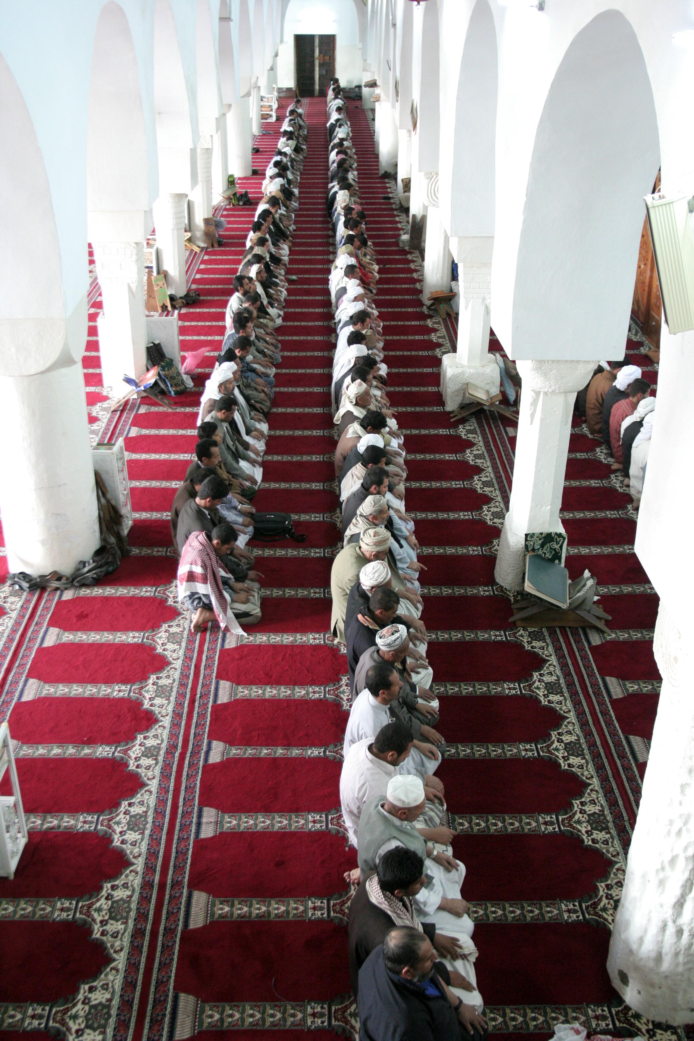 4. Fedeli in preghiera- Grande Moschea di San'aa.jpg