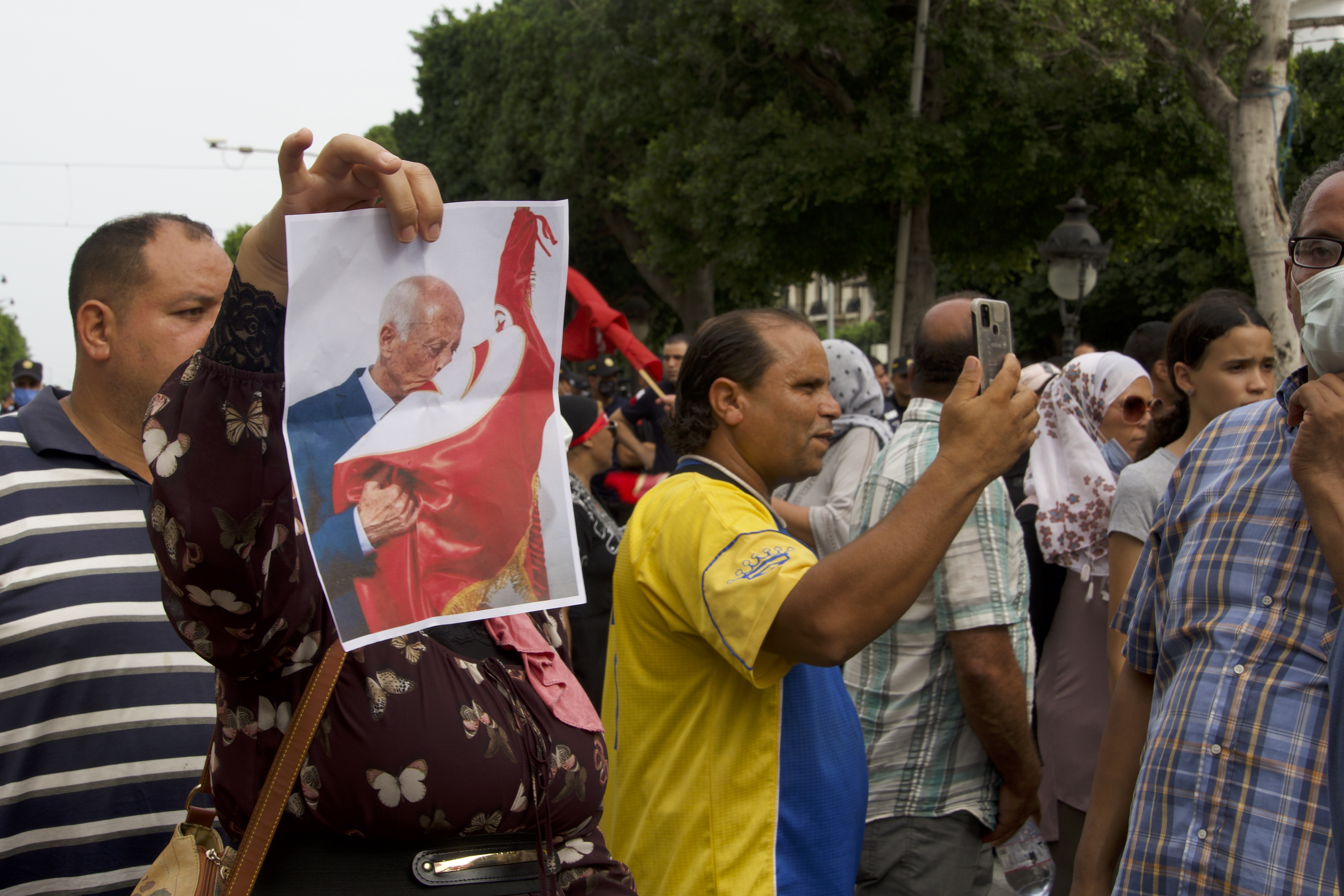 manifestante pro kais saied.jpg